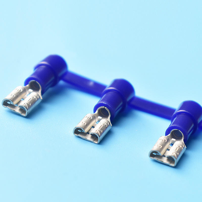 الغطاء المعزول من النيلون 6.3Mm Crimp Faston الإناث المحطات الموصلة Spade محطة الكابل Lug